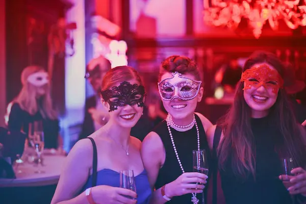 Unmasking Elegance: New Year’s Eve at Greystone Steakhouse Masquerade Dinner Party